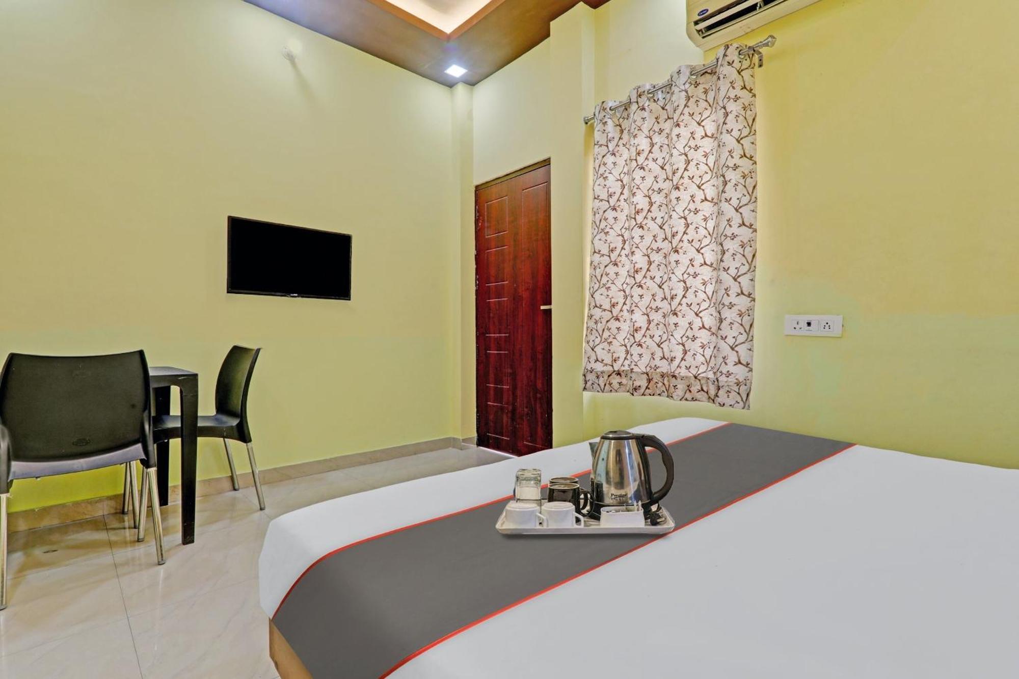 Capital O Phenix Elite Near Phoenix United Lucknow Ngoại thất bức ảnh
