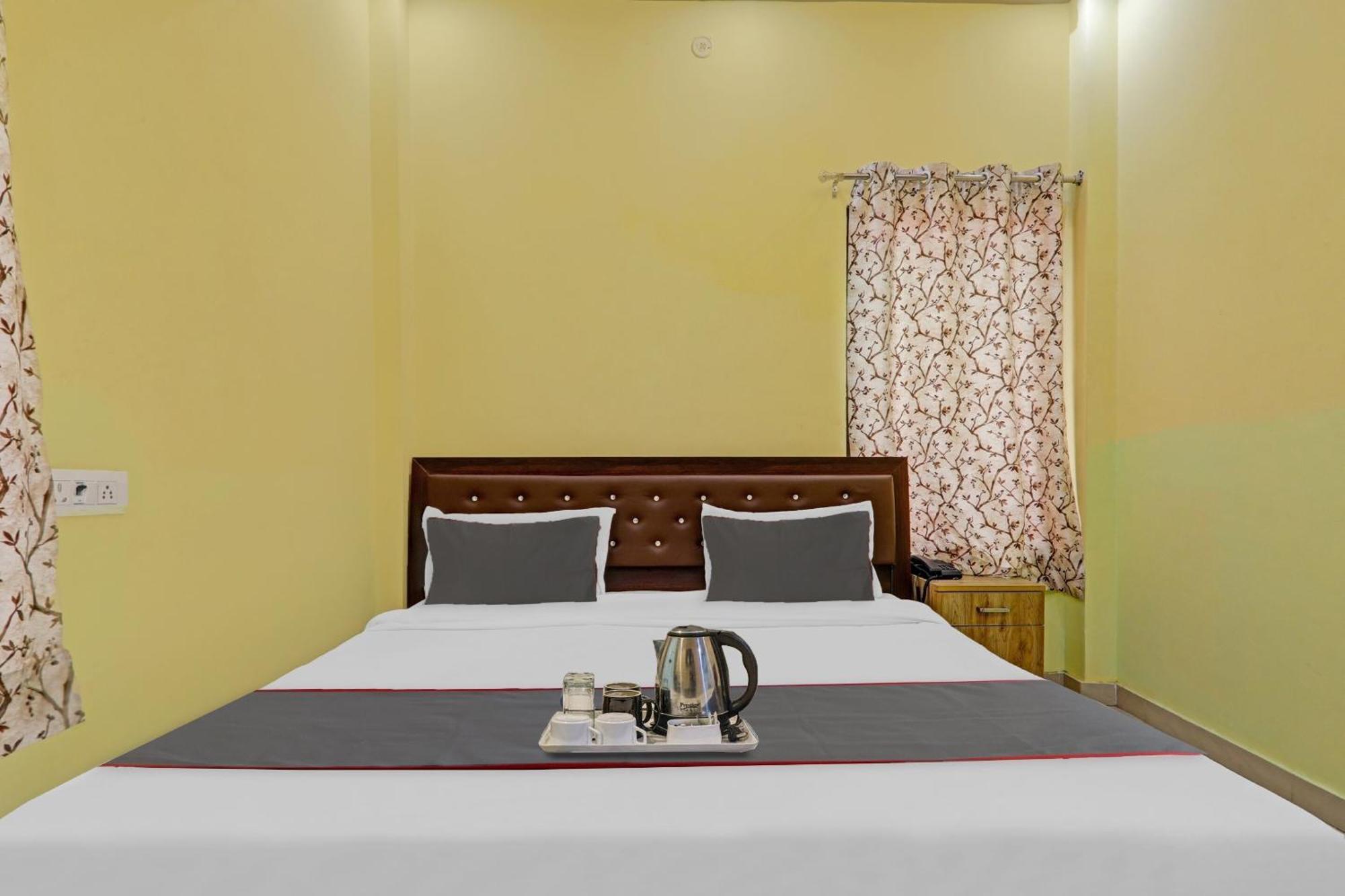 Capital O Phenix Elite Near Phoenix United Lucknow Ngoại thất bức ảnh