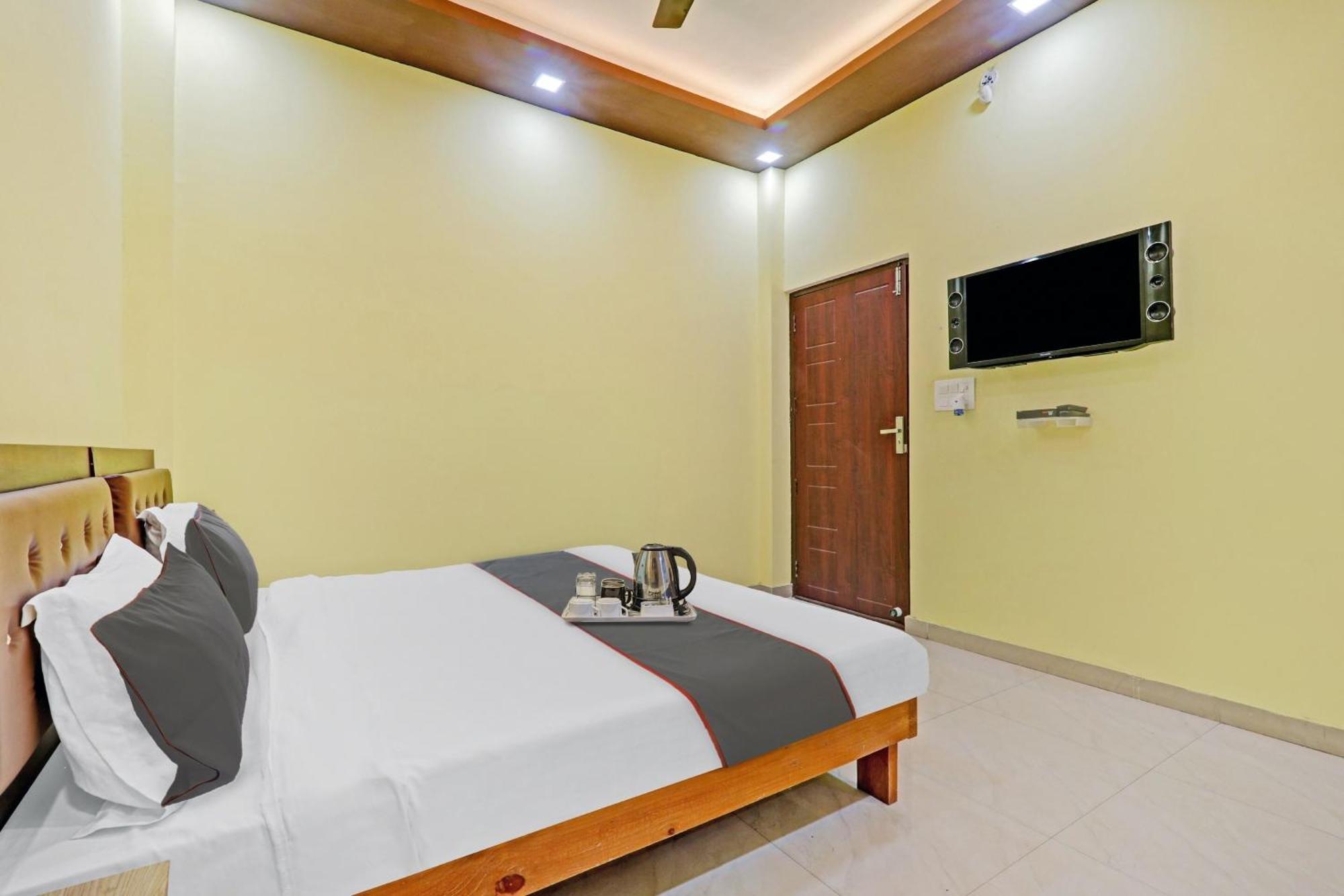 Capital O Phenix Elite Near Phoenix United Lucknow Ngoại thất bức ảnh