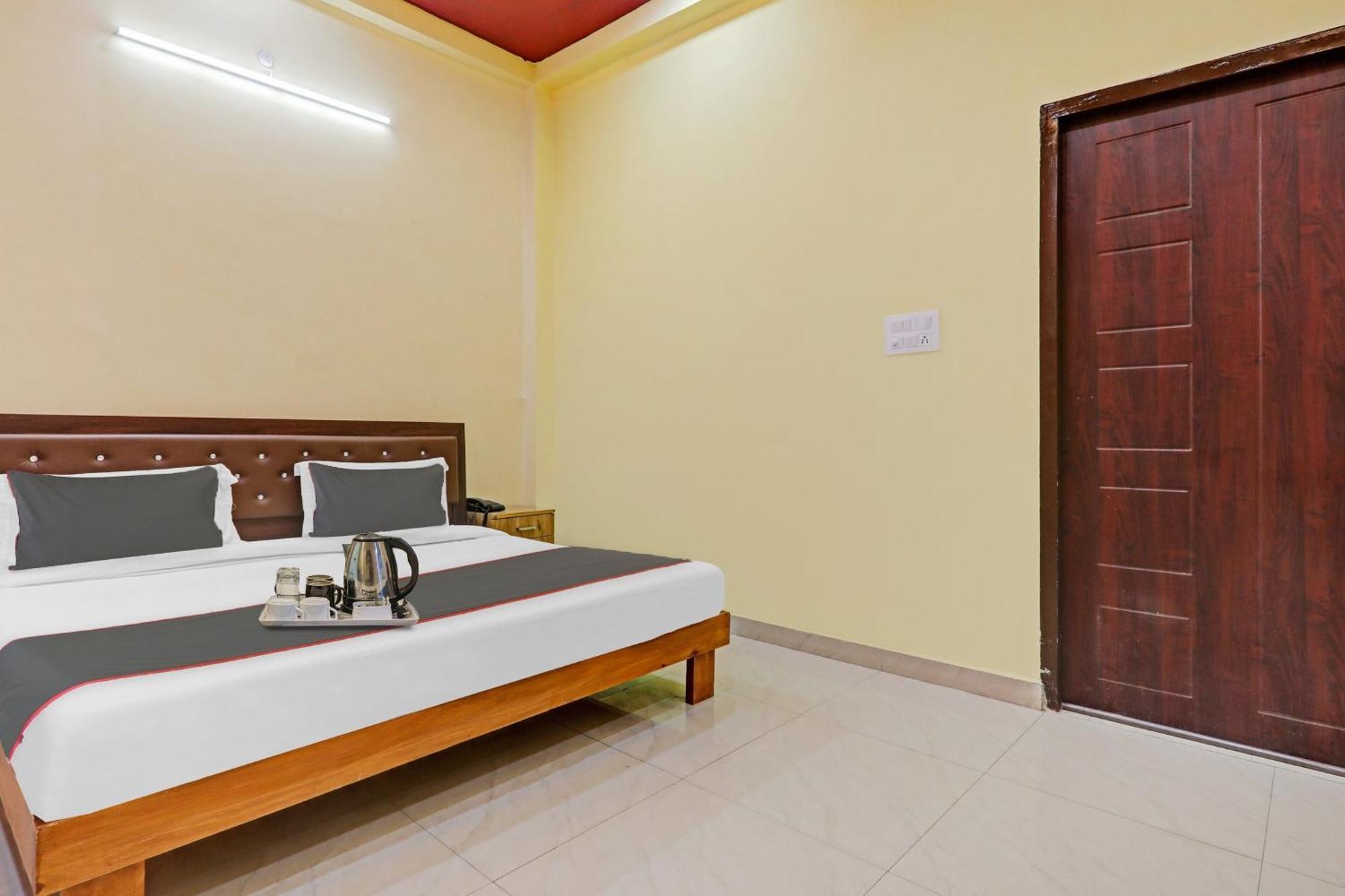 Capital O Phenix Elite Near Phoenix United Lucknow Ngoại thất bức ảnh