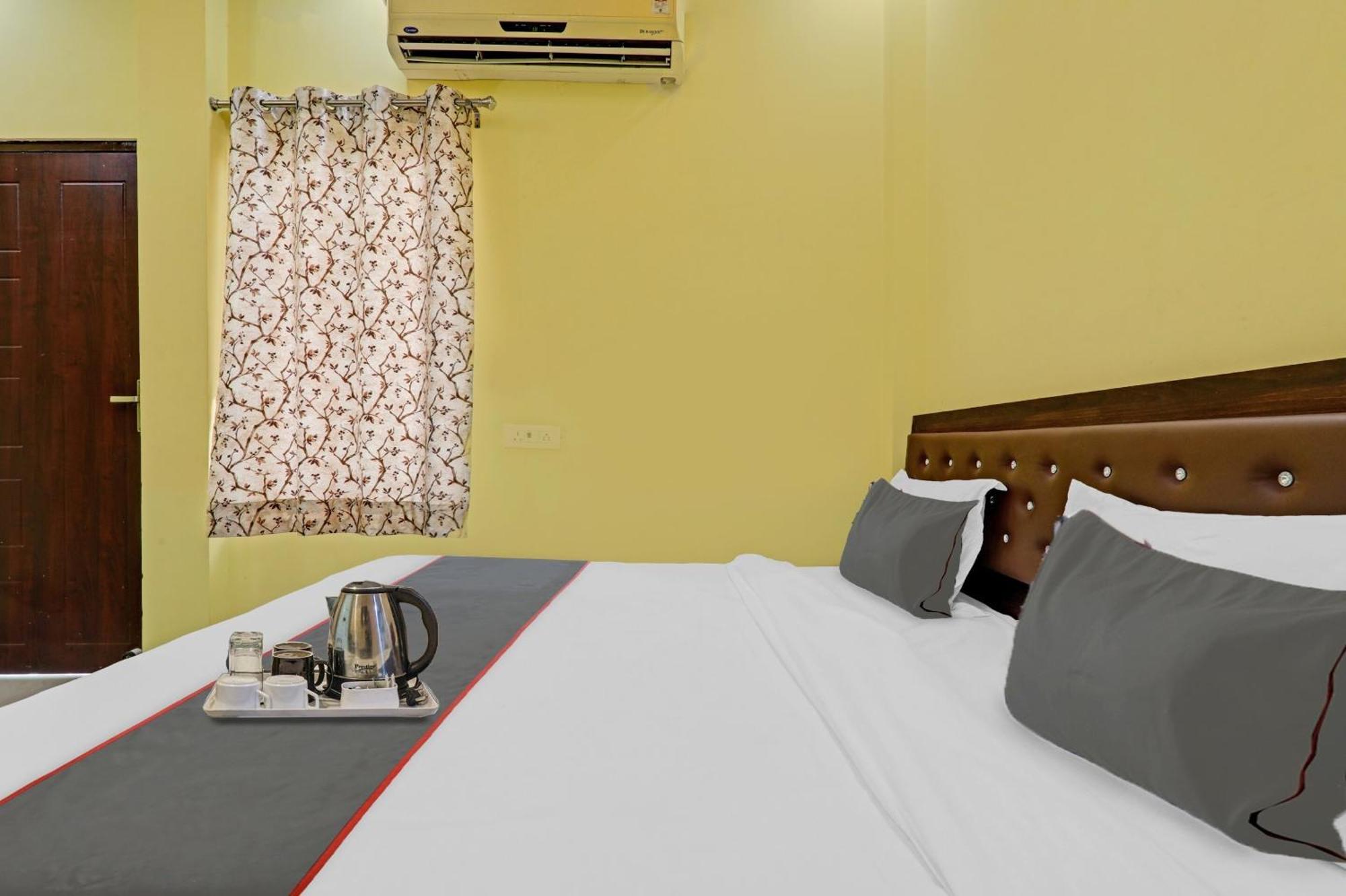 Capital O Phenix Elite Near Phoenix United Lucknow Ngoại thất bức ảnh